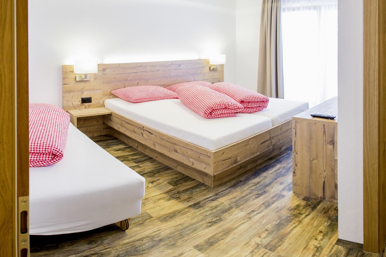 Piz Ot Hotell Samnaun Eksteriør bilde
